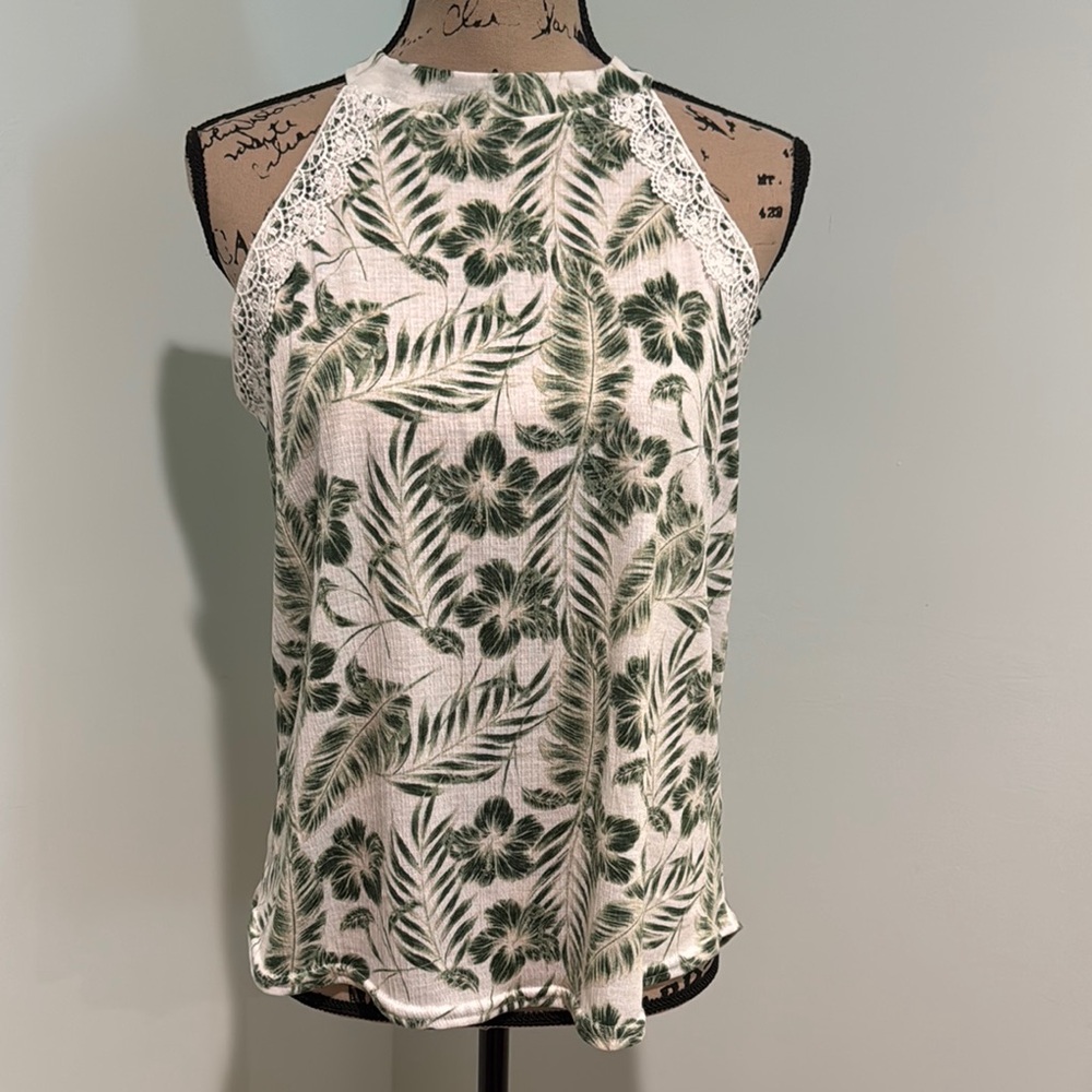 All in love Floral Green Sleeveless Top size small